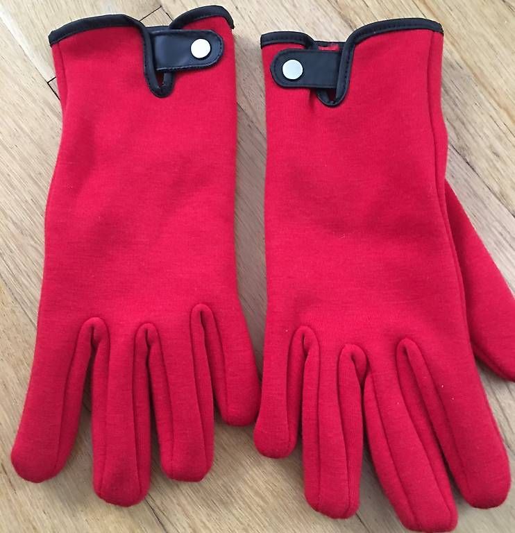 Handschuhe & Handstulpen: Damen rote Handschuhe mit Leder Applikationen – Gebraucht aus Grenchen von Tirana