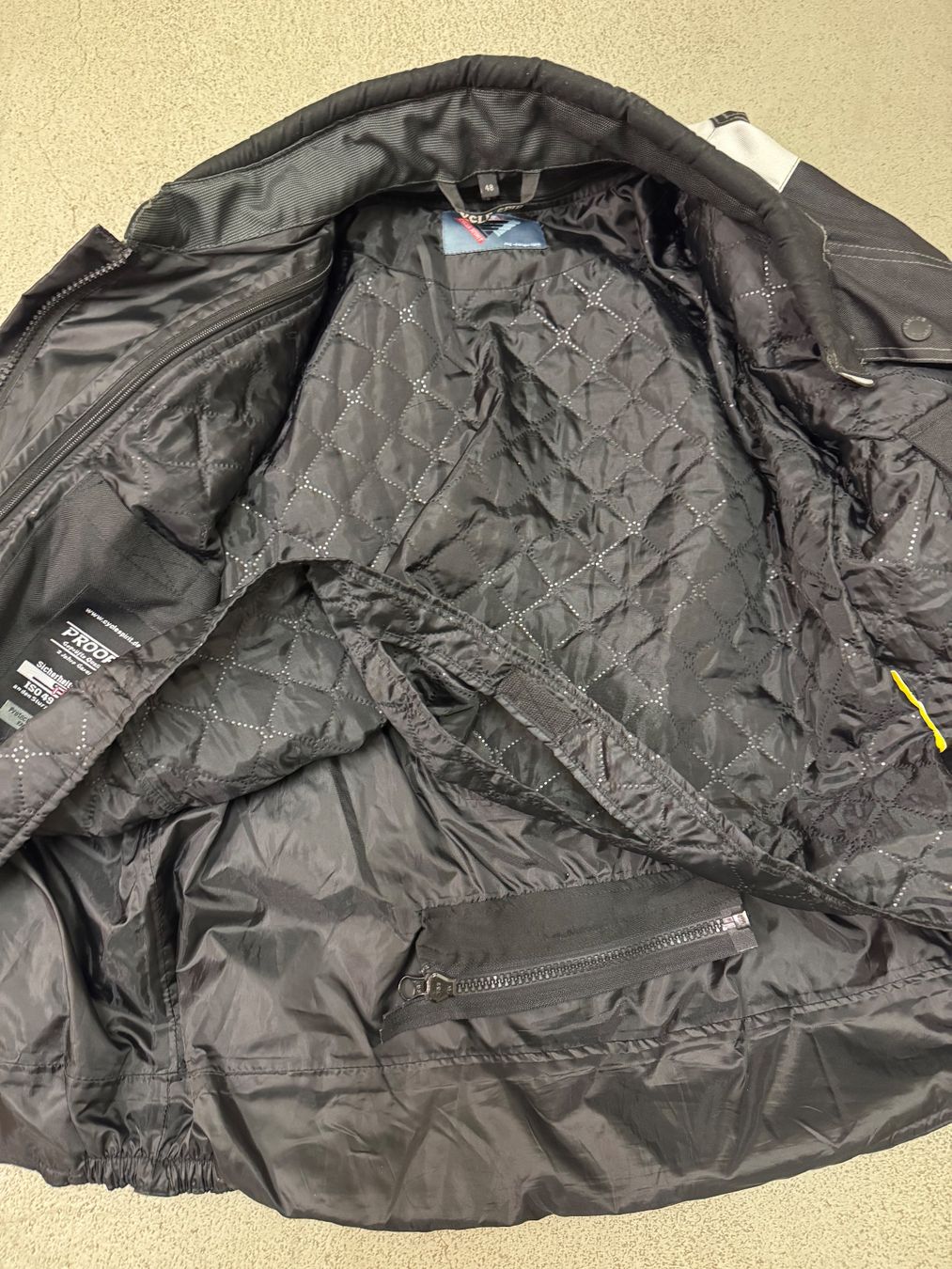 Jacken: Motorradjacke Herren Gr.48 – Gebraucht aus Muri AG von ffe_7cpy 2