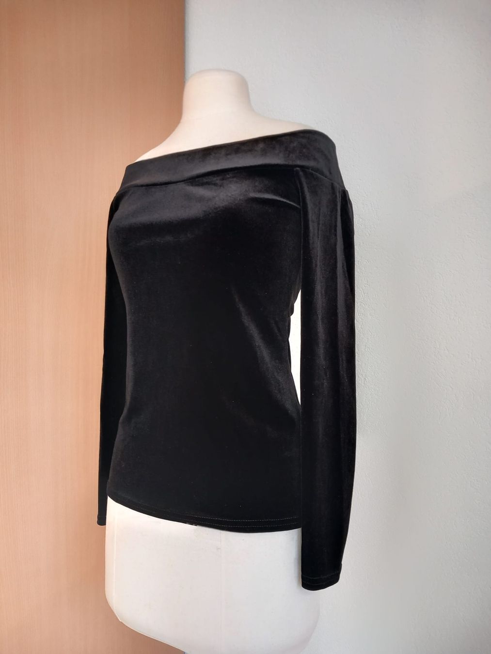 Maglioni & Felpe: NEUWERTIGER Damen Samt Pullover von Wallis Gr. 36/34 – Usato da Winterthur venduto da Jopf1 3