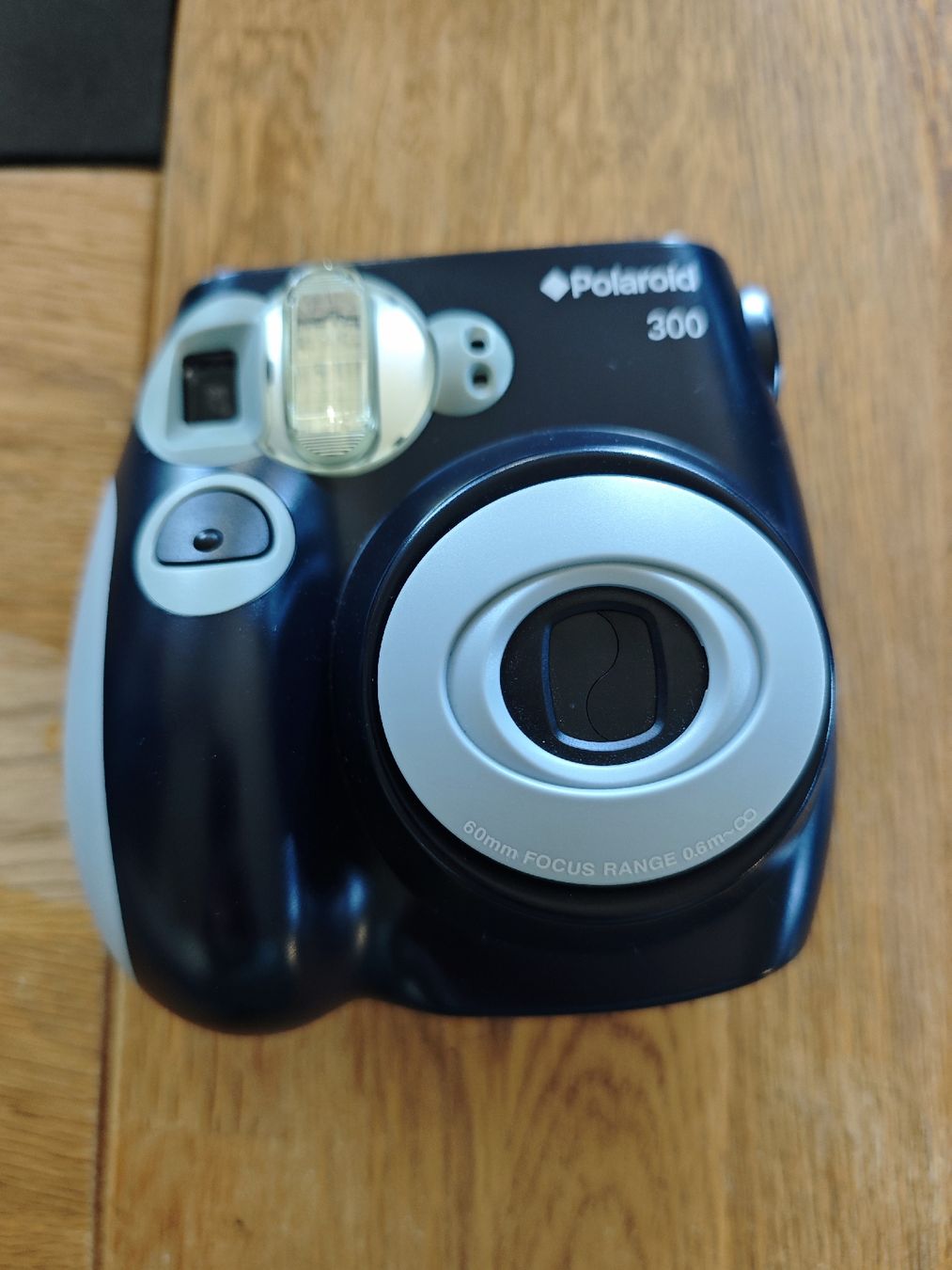 Polaroid Fotocamera: Polaroid 300 Sofortbildkamera Schwarz – Usato da Rudolfstetten venduto da Suchti7