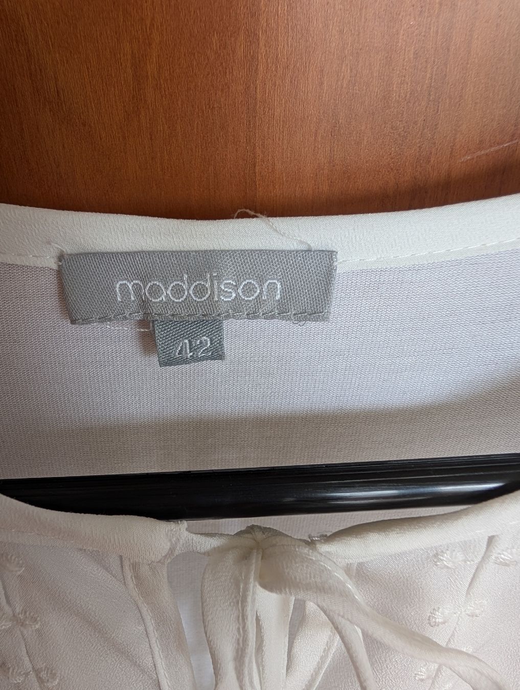 Maddison Blusen: Maddison Damen Bluse, Gr. 42, weiss – Gebraucht aus Wädenswil von coconut1289 1