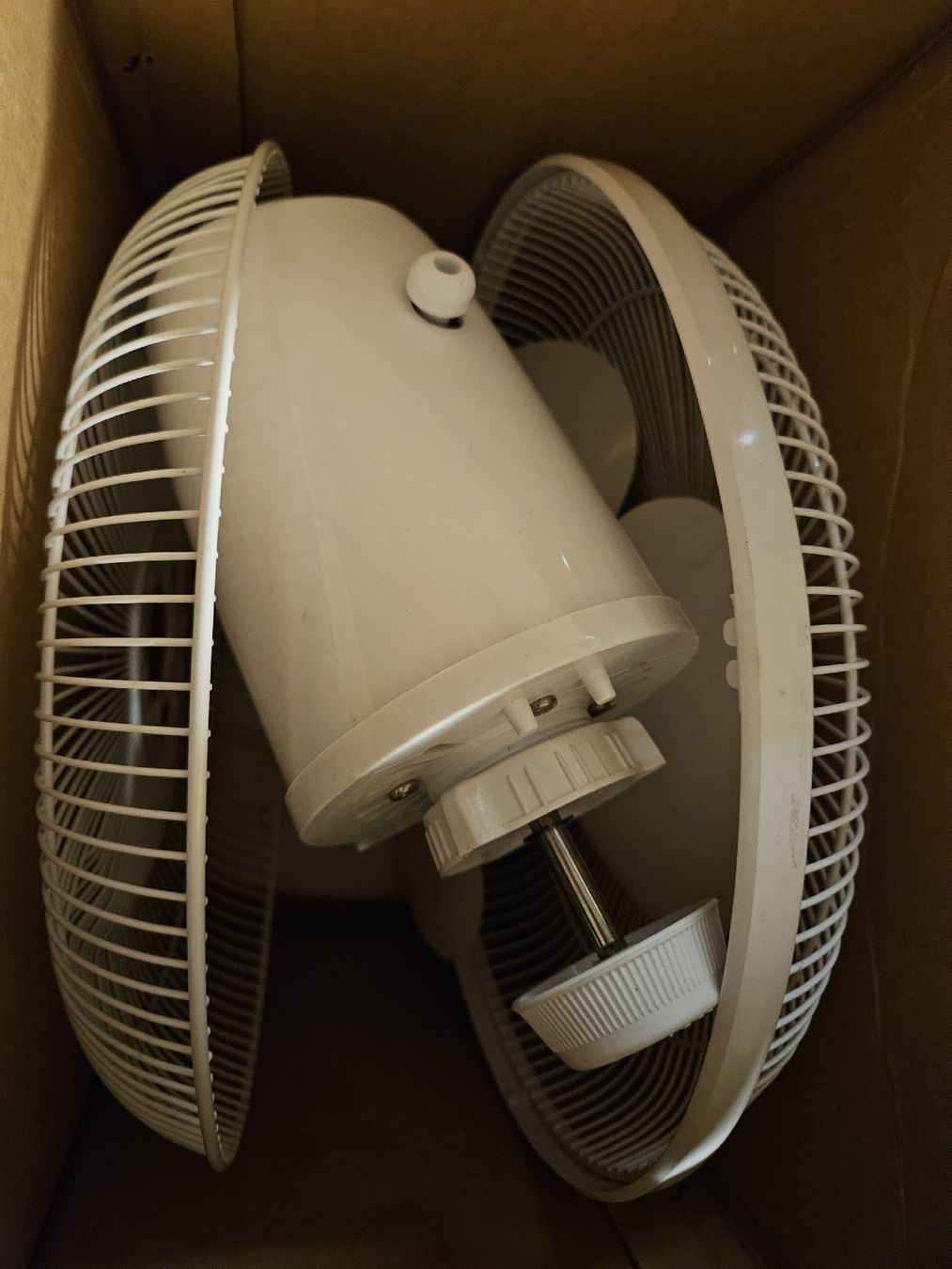 Ventilatoren: Tischventilator, 30cm Durchmesser, Weiss,  (D) – Neu (gemäss Beschreibung) aus Rorschach von TimelessTrading