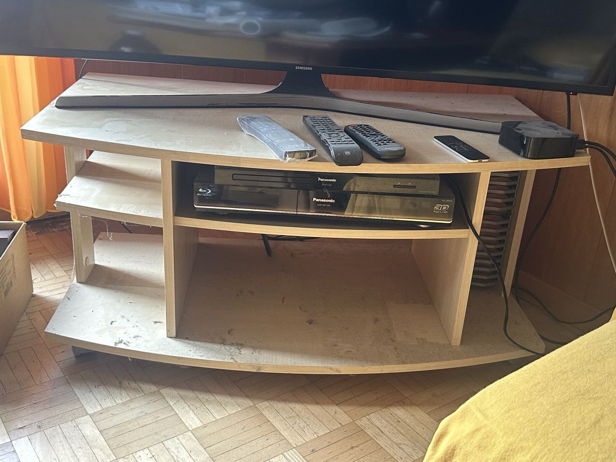 Mobili TV: Tv Möbel mit CD-Fach – Usato da Brienz venduto da SarMi7