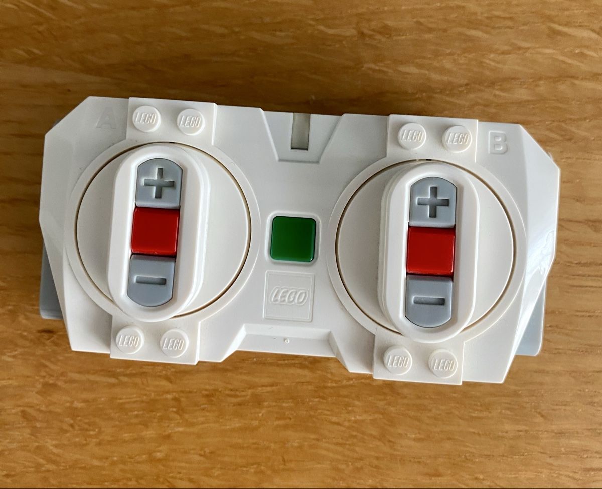 Lego Fernbedienungen: Télécommande LEGO Powered Up 88010 – Gebraucht aus Lausanne von Vracorama 3