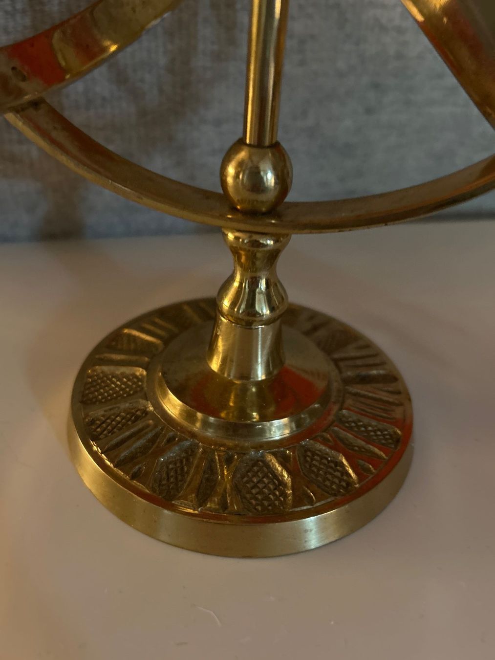 Statuette: Messing Armillarsphäre Vintage , Bibliothek-Stil – Usato da Unterkulm venduto da AntiqueChic. 2