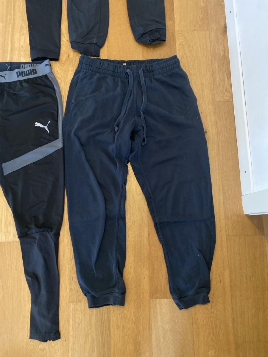 Lotti di vestiti: Sporthosen Set 4 Stk. Grösse S – Usato da Riehen venduto da Joel_111 4