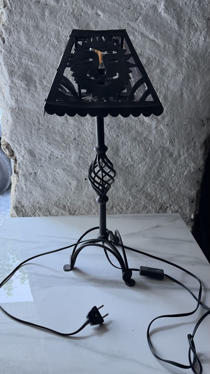 Lampen: Lampe de table fer forgé motif soleil  – Gebraucht aus Collonges von 2D_Collector