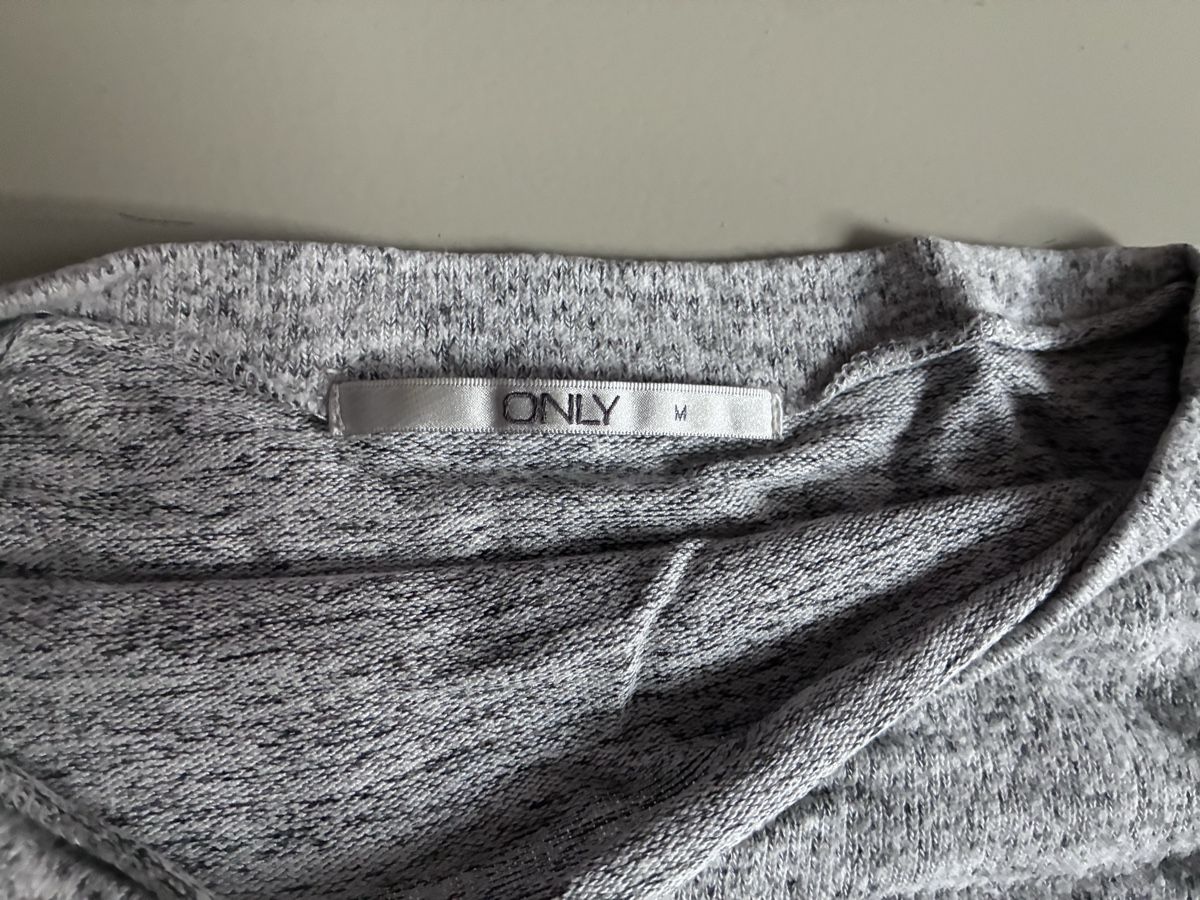 Only Maglioni & Felpe: ONLY Gray Mock Neck Top, Size M, Viscose Blend – Usato da Zürich venduto da and_bbr2 1
