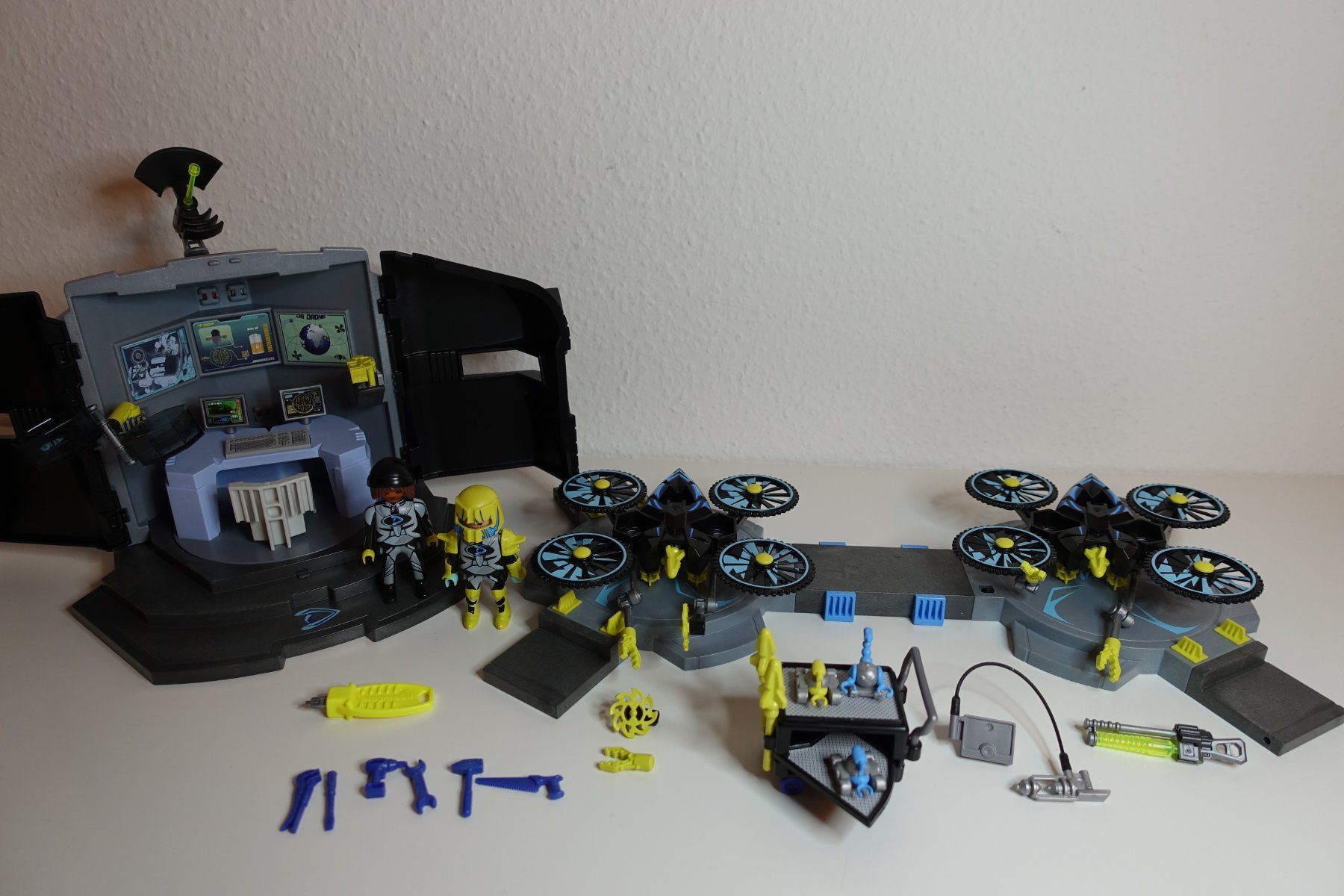 Playmobil Spielzeuge: Playmobil Drone Hauptquartier – Gebraucht aus Basel von Joly_Jo