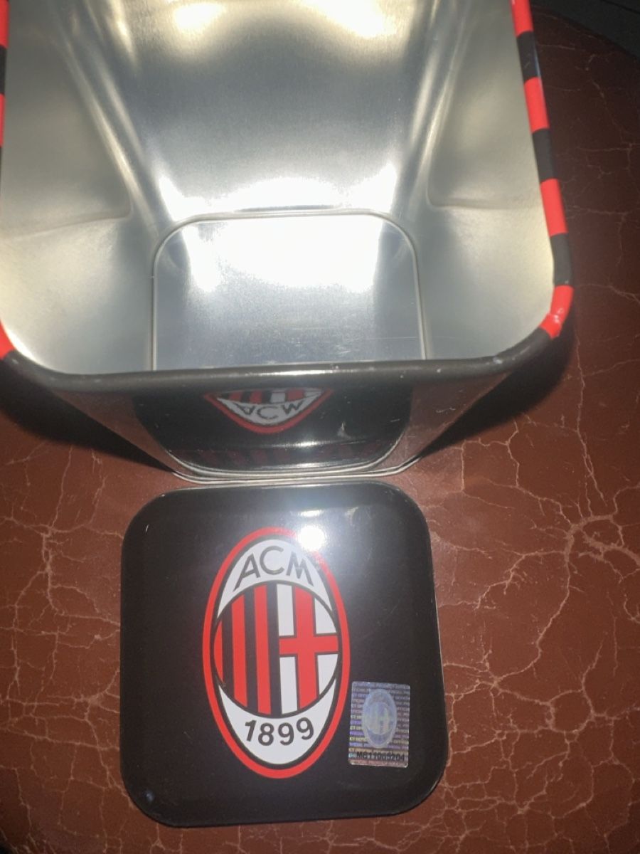 Altro in Decorazioni & Accessori: AC Milan Blechdose Dose Sammeldose gebraucht – Usato da Gersau venduto da Second-Hand-Shop 3