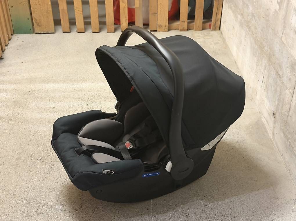Sièges auto: Babysitz 2x gebraucht neuwertig ohne Flecken – D'occasion à Kriens par minuB 1