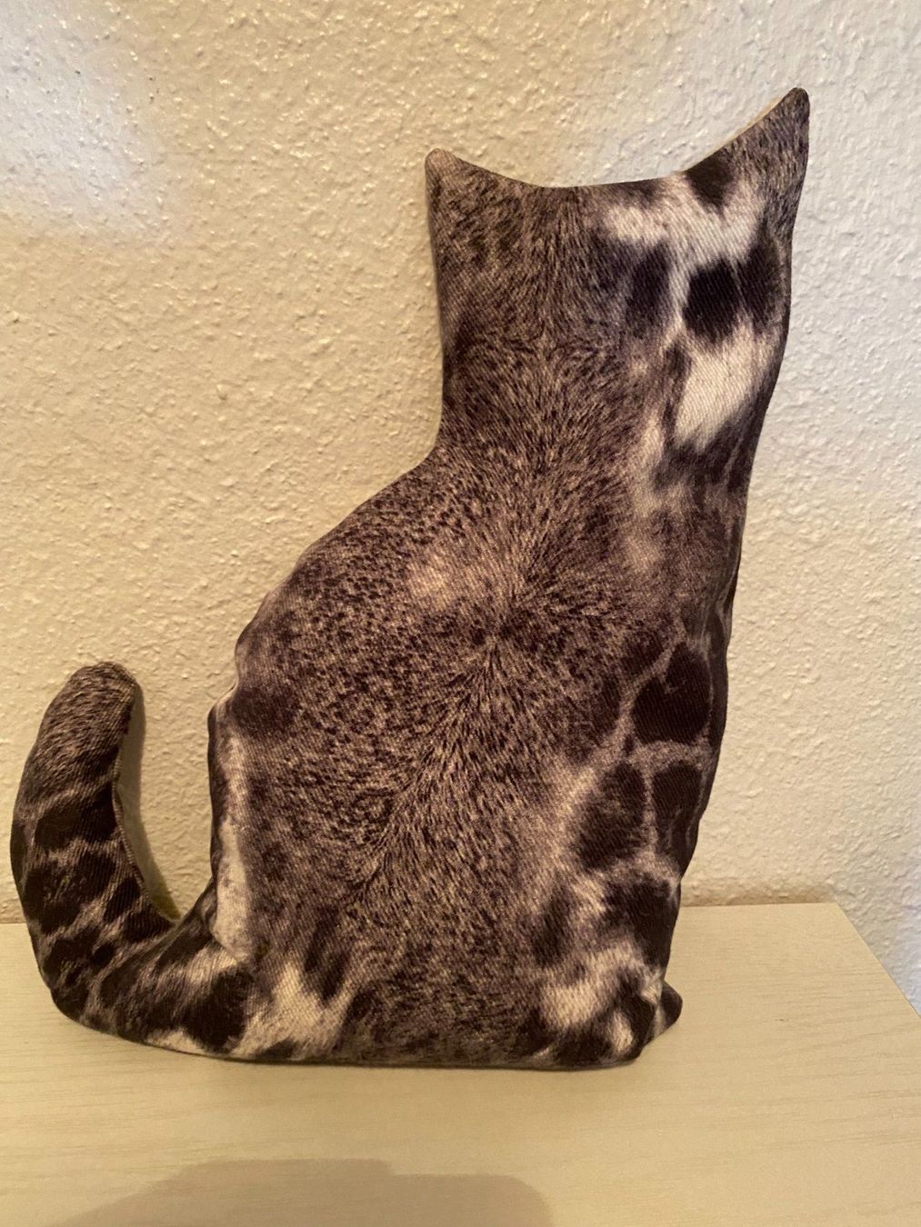 Tutte le decorazioni: Zwei Stoffkatzen-Kissen – Usato da Schlieren venduto da Trudyschoe 2