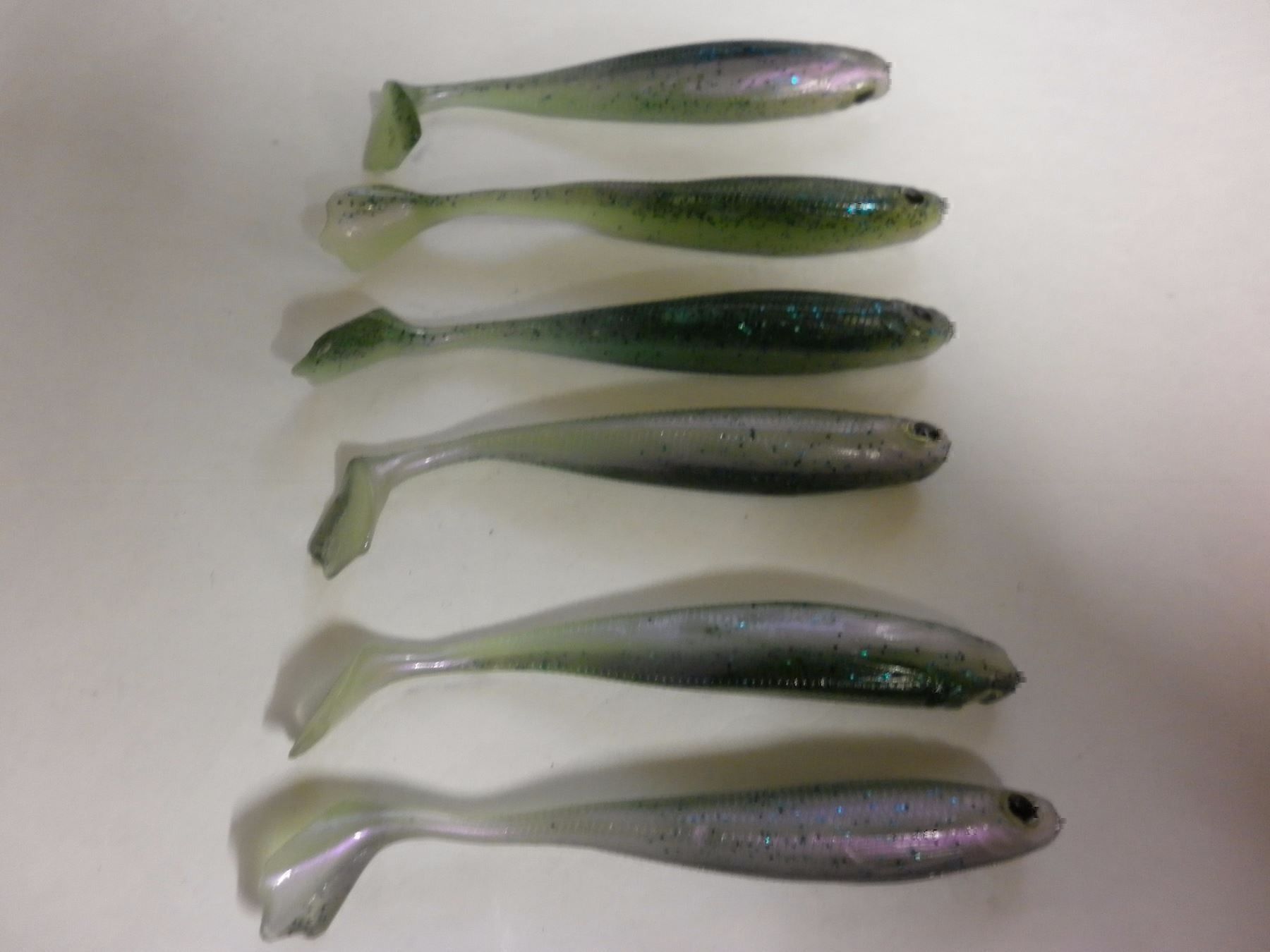 Esche: 6 Ducktail Shad 90 mm col. 07 – Nuovo e nell'imballaggio originale da Fribourg venduto da versus702