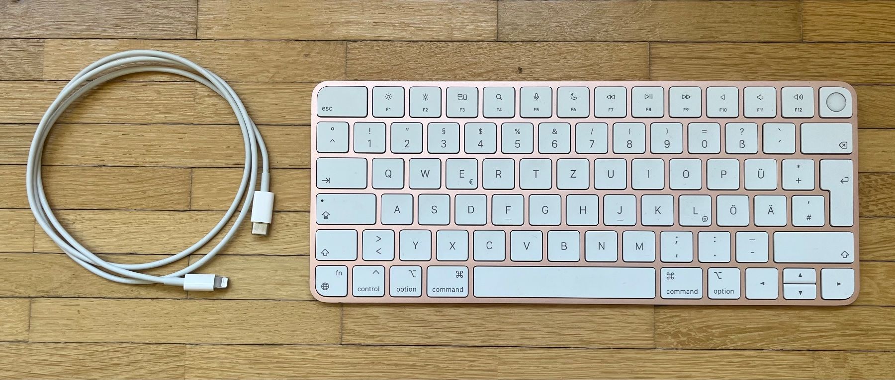 Apple Tastiere: Apple Magic Keyboard mit Touch ID rosé Lightning Anschluss – Usato da Rüti ZH venduto da Mazsola777 1