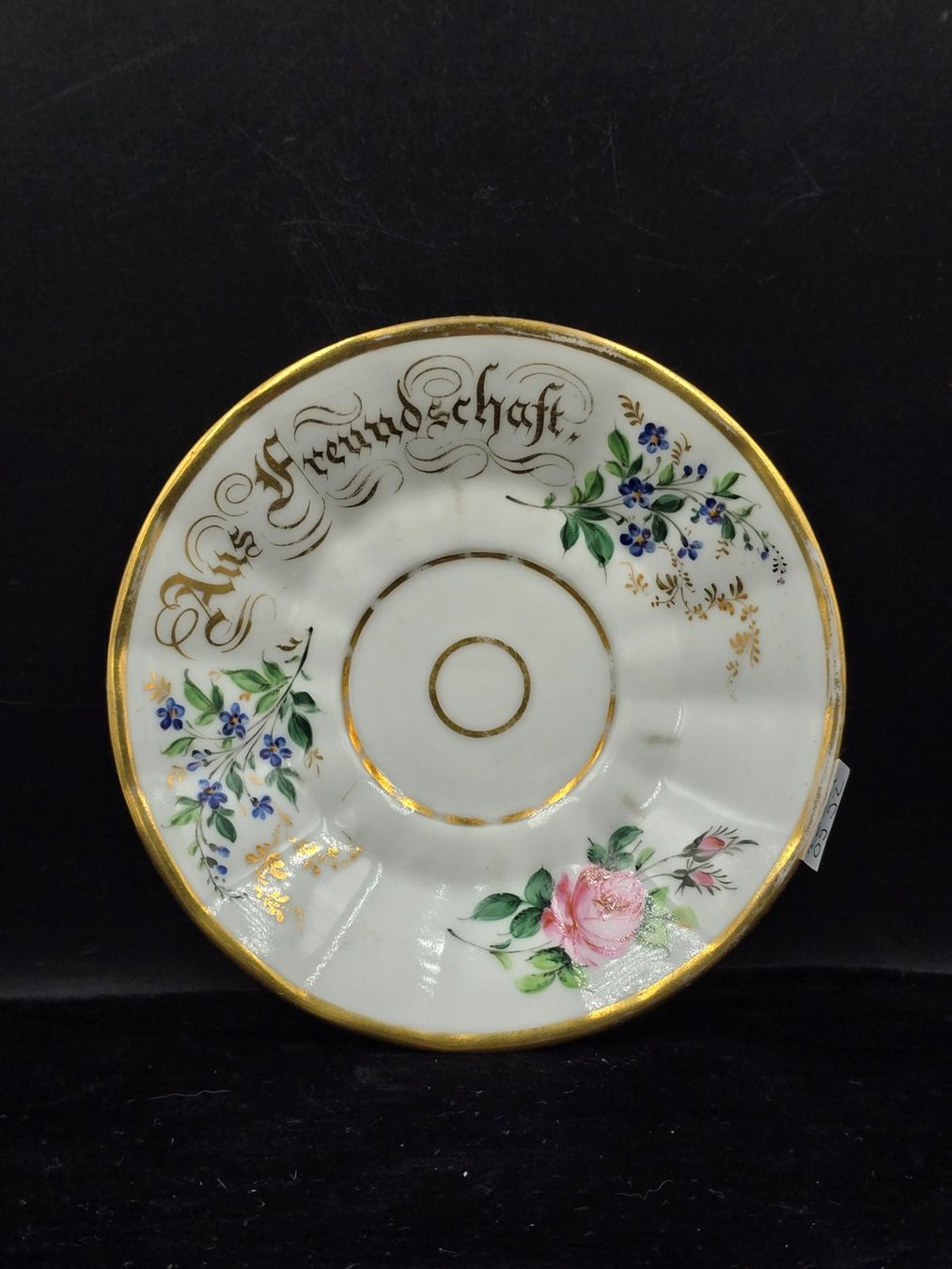Tasses: 1 Prunktasse mit Gold bemalt – D'occasion à Rorschacherberg par snOOpydOg11 8