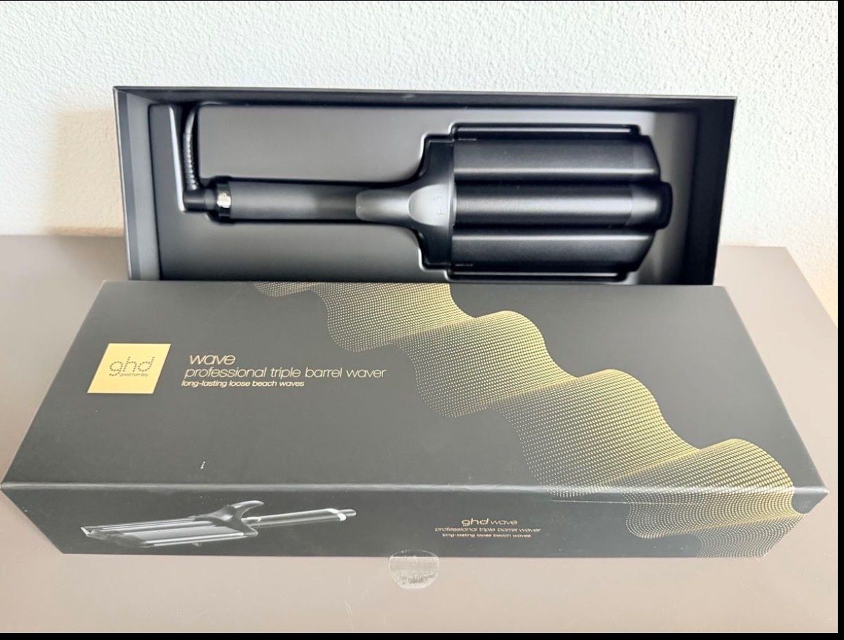 GHD Piastre & Arricciacapelli: ghd Wave Professional Triple Barrel Waver – Usato da Bonstetten venduto da Isabelle1405