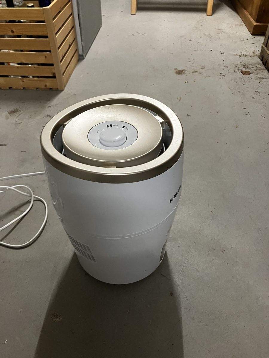 Philips Umidificatori d'aria: Philips Luftreiniger Luftbefeuchter HU4811  – Usato da Münsingen venduto da john9876543210