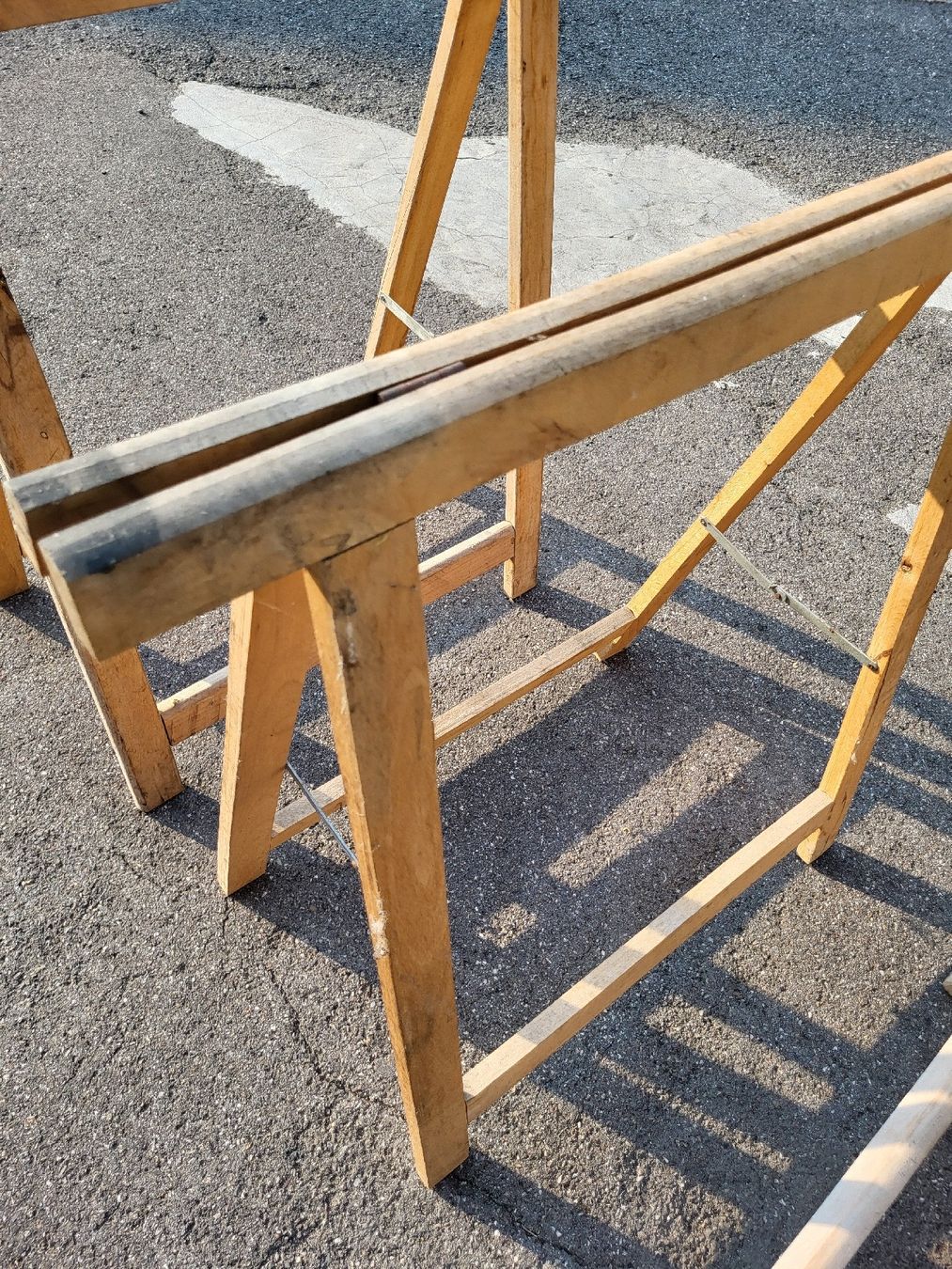 Alle Werkzeuge: 4 Holzböckli gebraucht – Gebraucht aus Riehen von tamola67 2