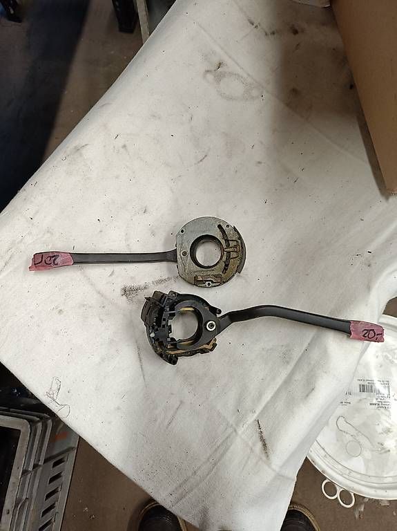 Tutti pezzi di ricambio auto: vw golf 1 – Usato da Bironico venduto da aut_v8ks