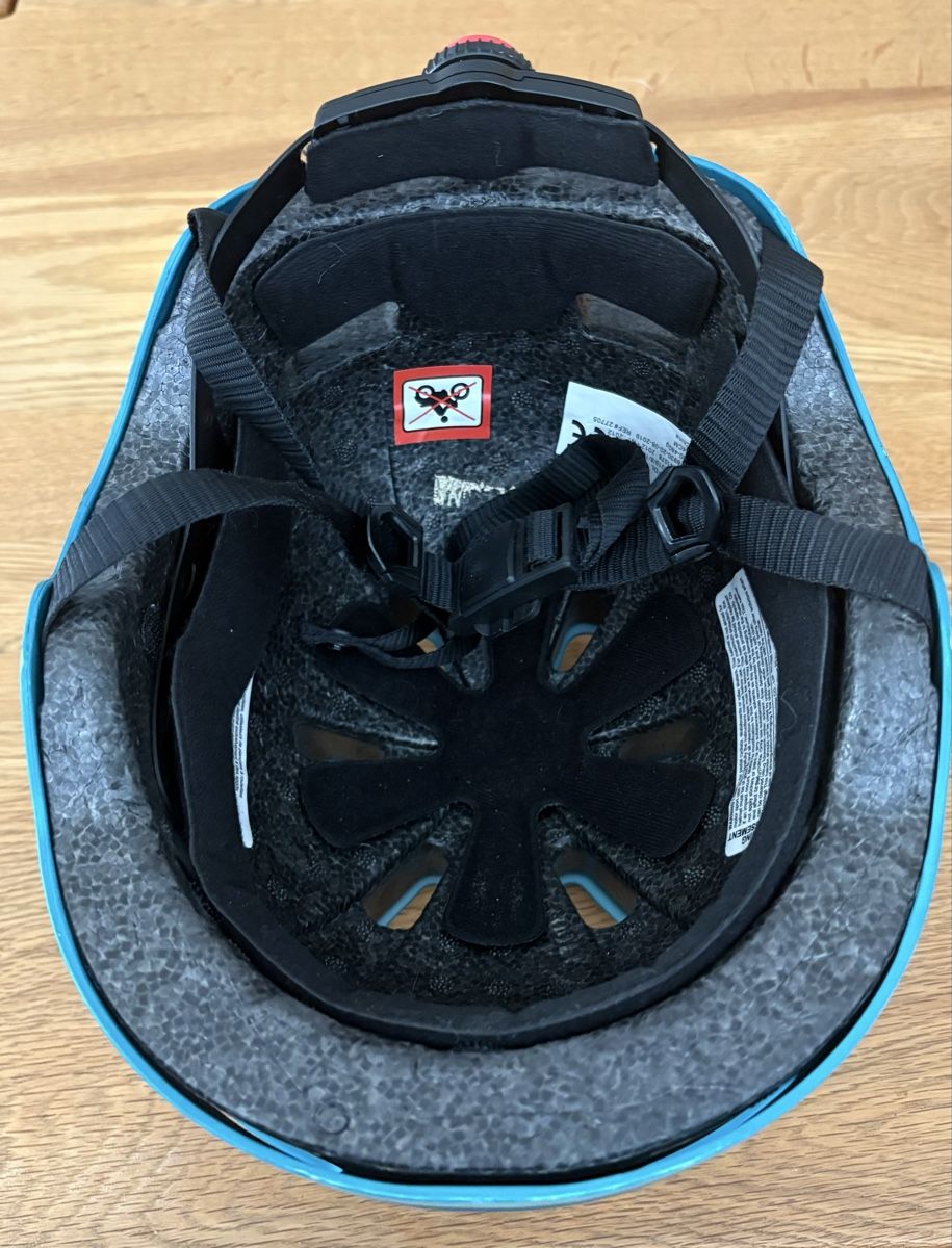 Micro Caschi: Kinderhelm dunkeltürkis Marke Micro Grösse S – Usato da Staffelbach venduto da rc-larossa 2