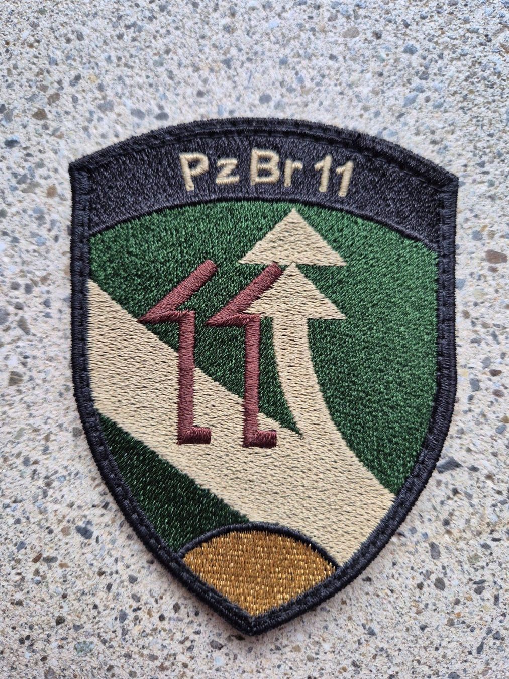 Schweizer Armee Plaketten & Abzeichen: *** Badge Panzer Br 11 mit klett *** – Neu und originalverpackt aus Riedholz von fr_sIruP