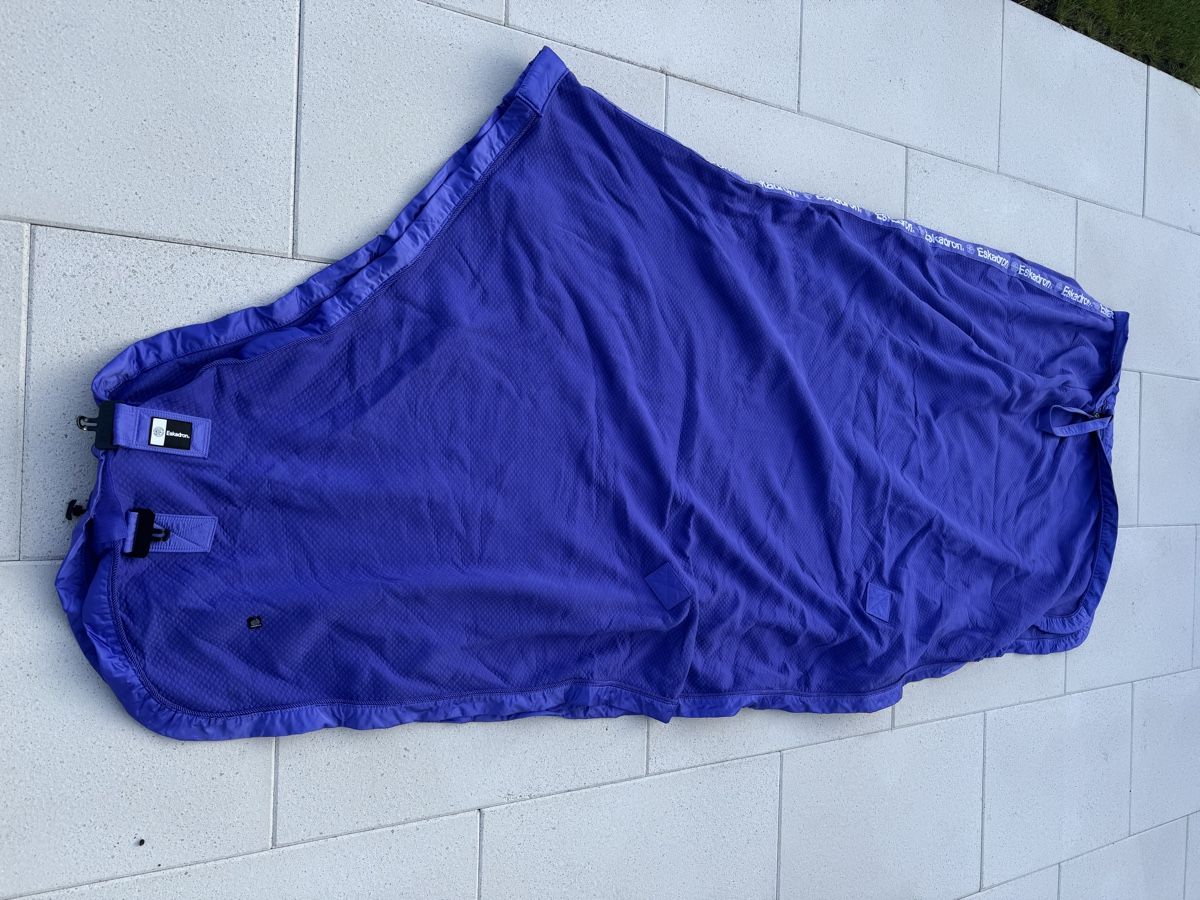 Eskadron Coperte: Schwitzt Ihr Pferd schon unter der Abschwitzdecke? – Nuovo (secondo la descrizione) da Hessigkofen venduto da Rehkitz99