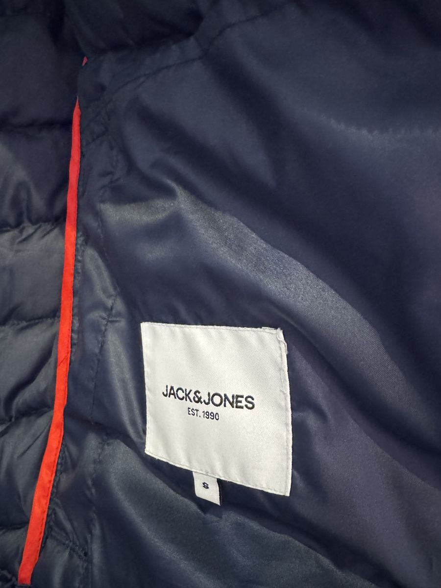 Tommy Hilfiger Gilet & Giacche: Doudoune sans manches Jack & Jones S mi-saison – Usato da La Chaux de fonds venduto da car_f9yg 3
