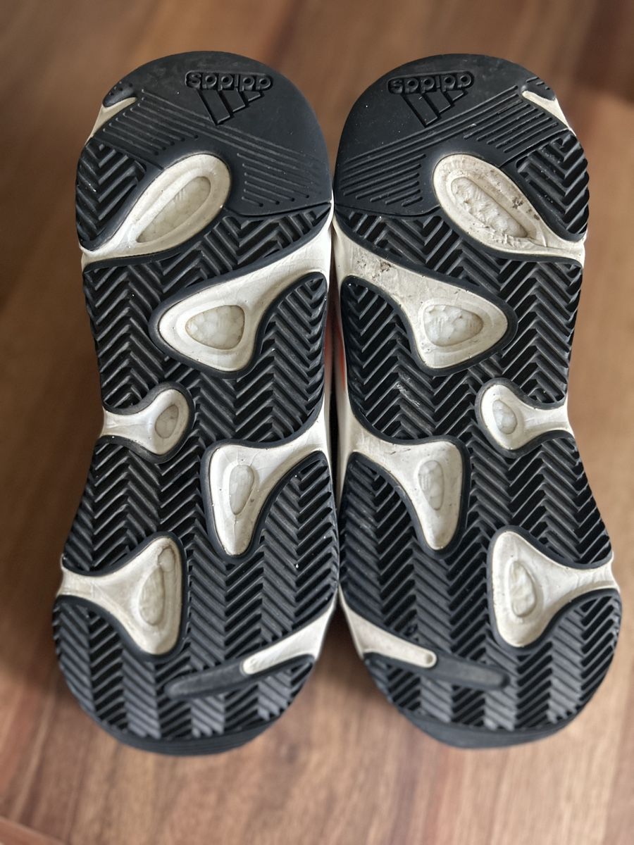 Adidas Scarpe da uomo: Adidas Yeezy Boost 700 – Usato da Basel venduto da Leonie_Leonie 2