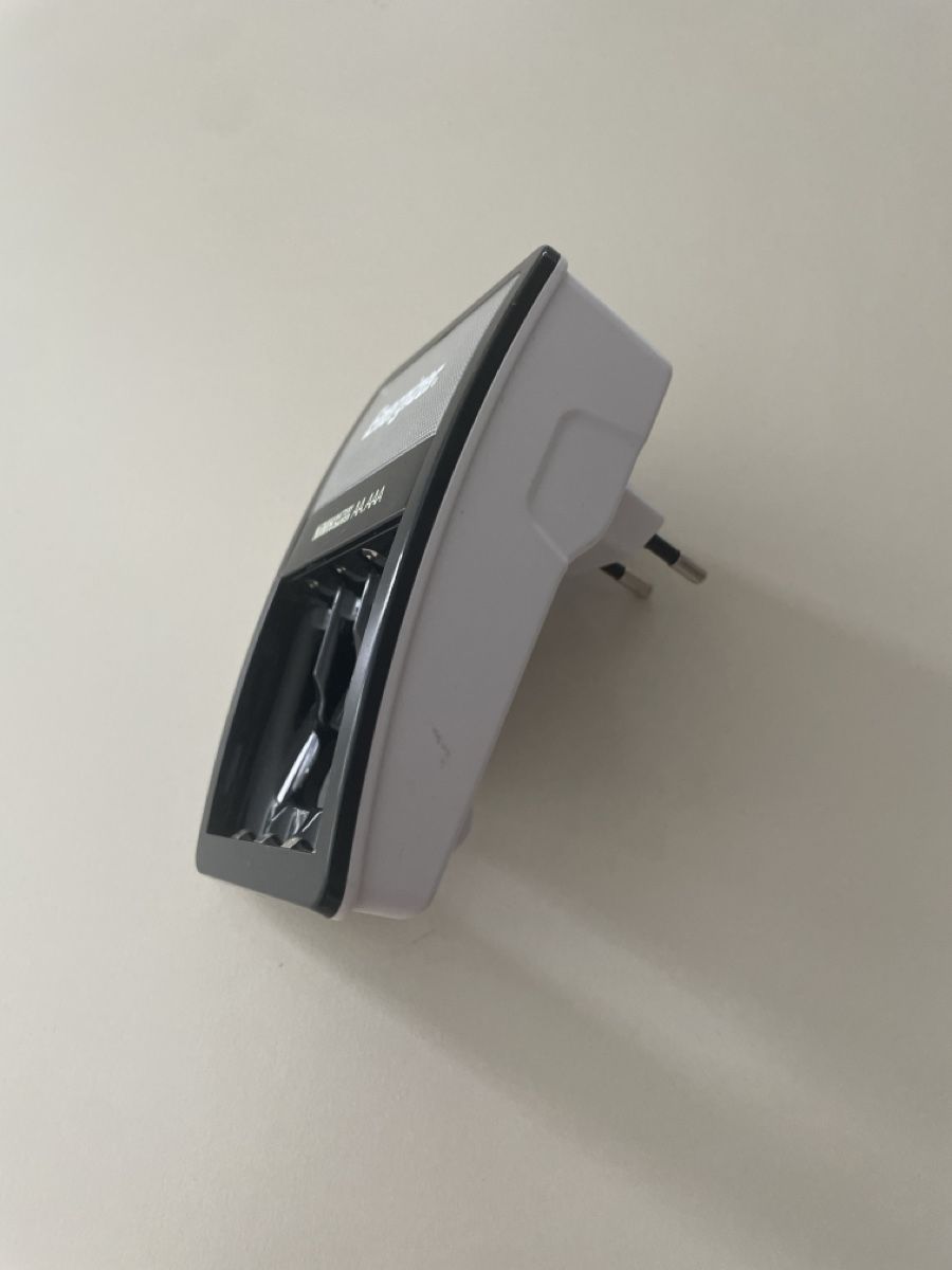 Energizer Akkus & Batterien: Chargeur piles AA & AAA Energizer – Gebraucht aus Uvrier von SzymonClivaz 1