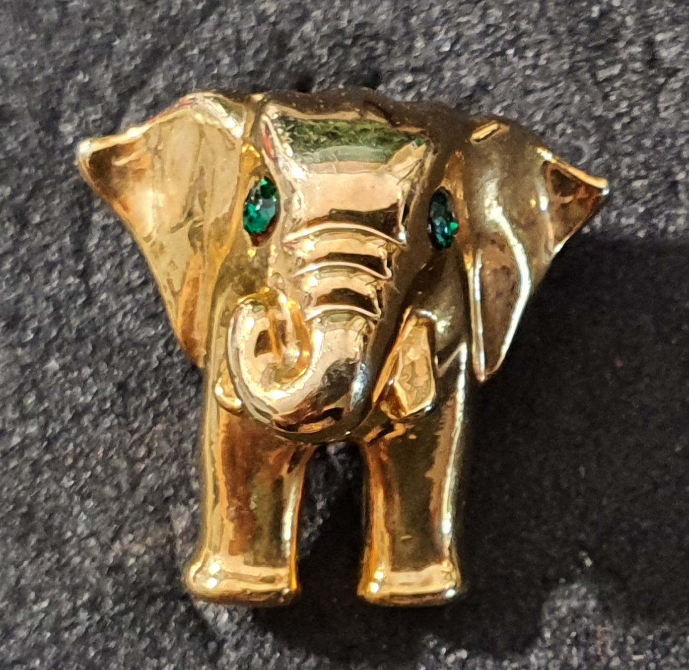 Placchette & Badge: GG389 - 3D Pin Elefant – Usato da Reinach BL venduto da Boston-Verkauf 5