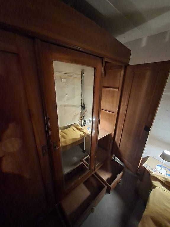 Armadi: Holzschrank – Usato da Zürich venduto da swi_2l72 3