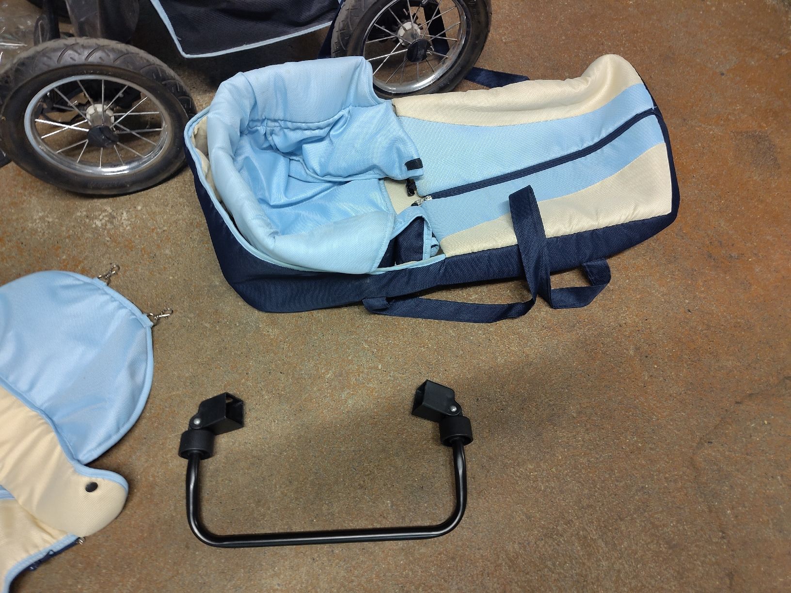 Kinderwagen: Kinderwagen mit Zubehör – Gebraucht aus Däniken SO von Lu-Tze 1