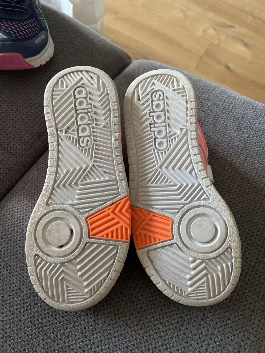 Adidas Scarpe per ragazzi: Turnschuh Adidas 32 – Usato da Läufelfingen venduto da Alles_Garantie 2