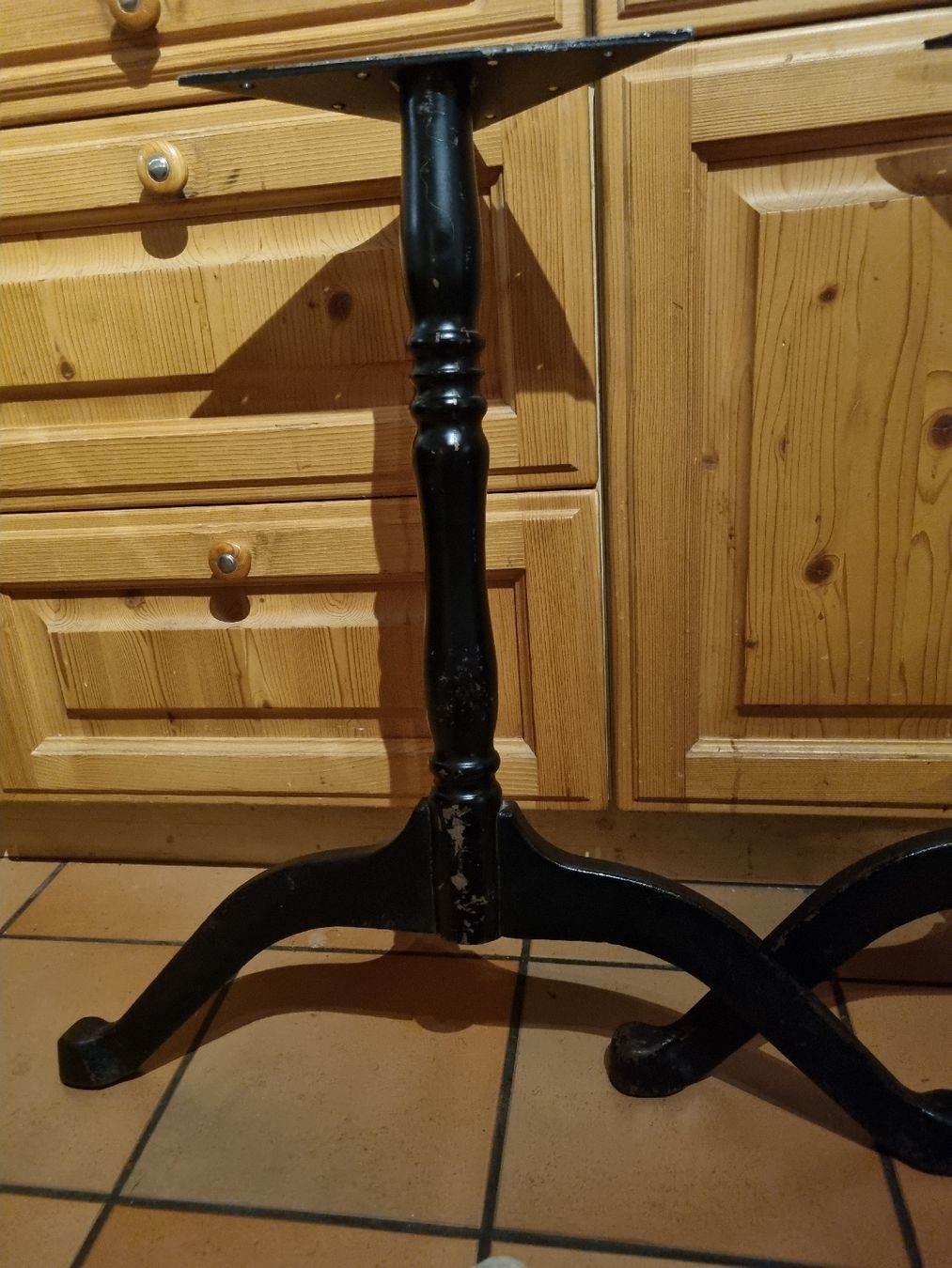 Altri mobili d'antiquariato: Antike Gusseisen Tisch Beinen – Usato da Laupen ZH venduto da mar_85cg 1