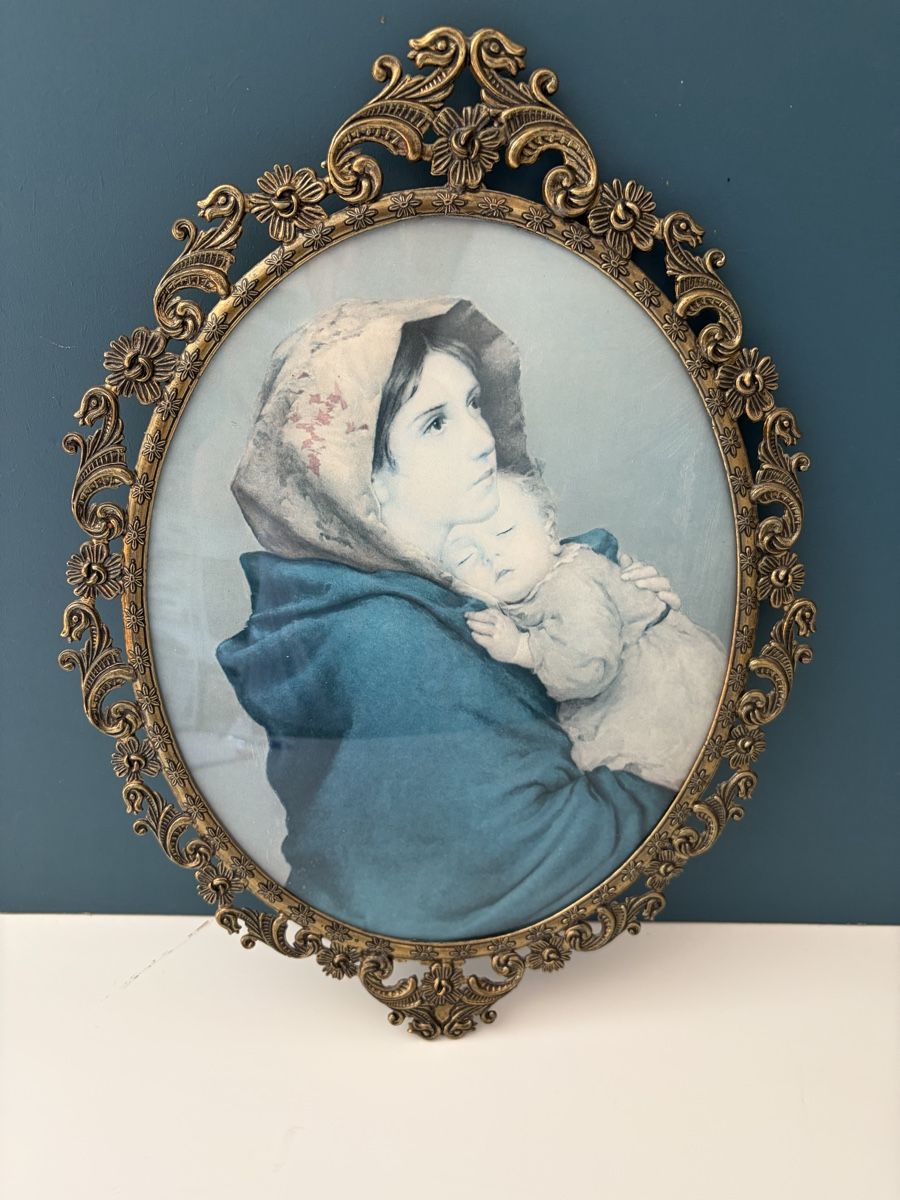 Foto & Immagini: Ovaler Bilderrahmen mit Madonna der Strasse Antik Messing – Usato da Winterthur venduto da silen 1