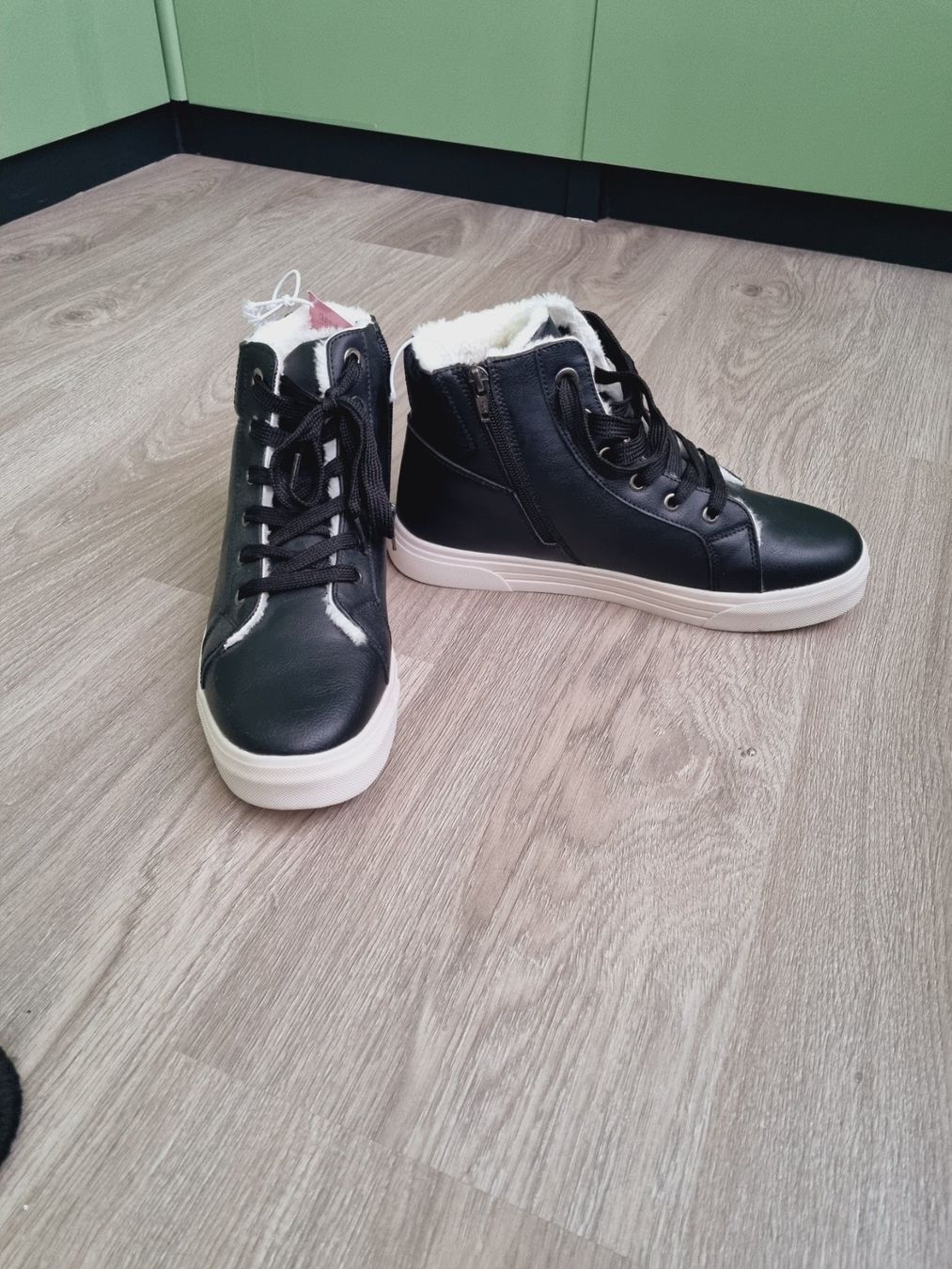 Damenschuhe: Schuhe Gr. 40 – Gebraucht aus Niederwil SG von Excentia