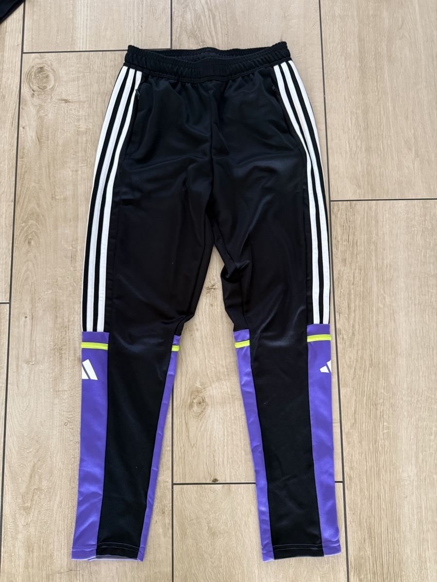 Adidas Pantaloni: Adidas 164 – Nuovo (secondo la descrizione) da Steffisburg venduto da sim_5lpg