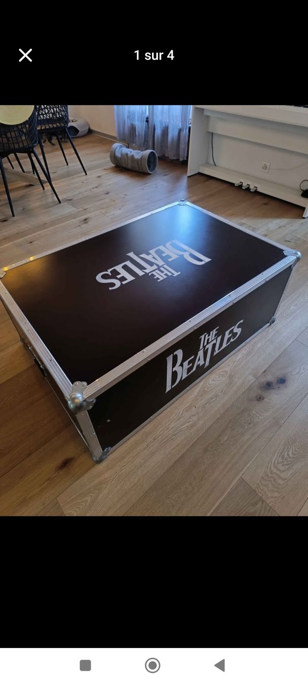 Tavoli: Superbe mallette flight case The Beatles – Usato da Martigny venduto da csu_9x7l 3