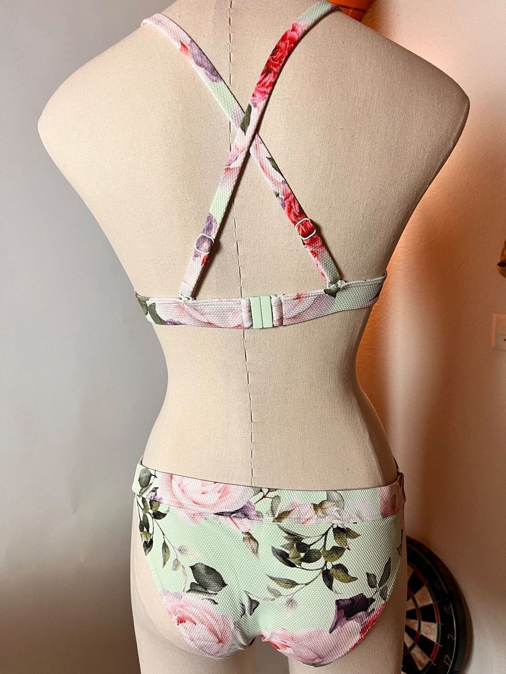 Lascana Costumi da bagno & Bikini: LASCANA, Bikini, Grösse 38C/D/38, Farbe Hellgrün mit Blumen – Nuovo e nell'imballaggio originale da Rudolfstetten venduto da gst_g7xl 7
