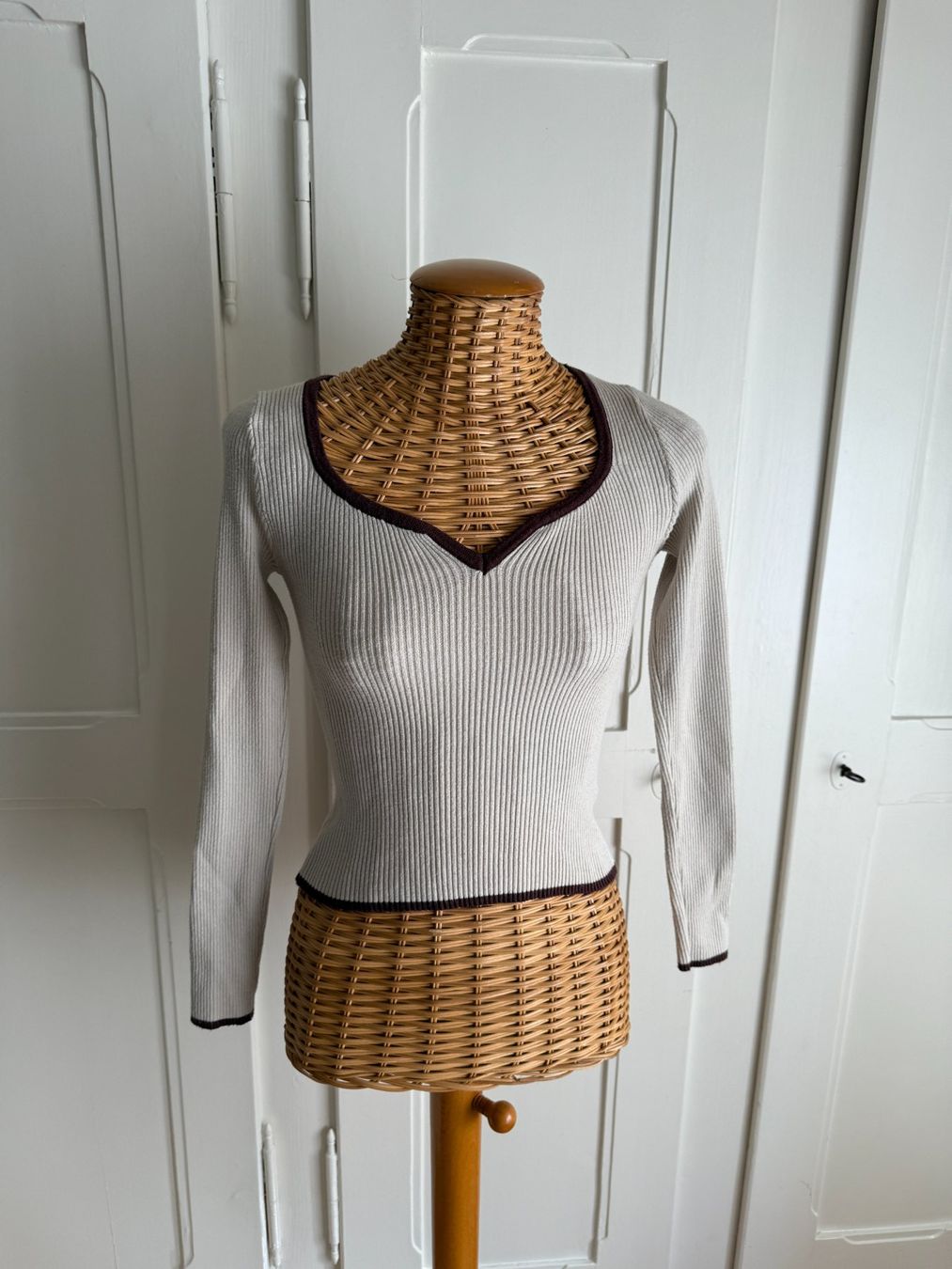 Shein Maglioni & Felpe: Feinstrick Rippenpullover beige XS – Usato da Zürich venduto da Diazaio