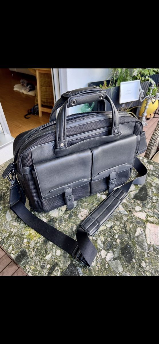 Navyboot Valigie & Borse: Navy Boot Laptoptasche aus Leder & Stoff – Usato da St. Gallen venduto da Zaruhi34 1