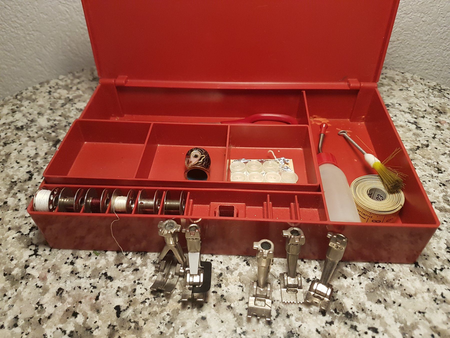 Bernina Macchine da cucire: Bernina Box 5 Füsschen – Usato da Wallisellen venduto da Swissline11 2