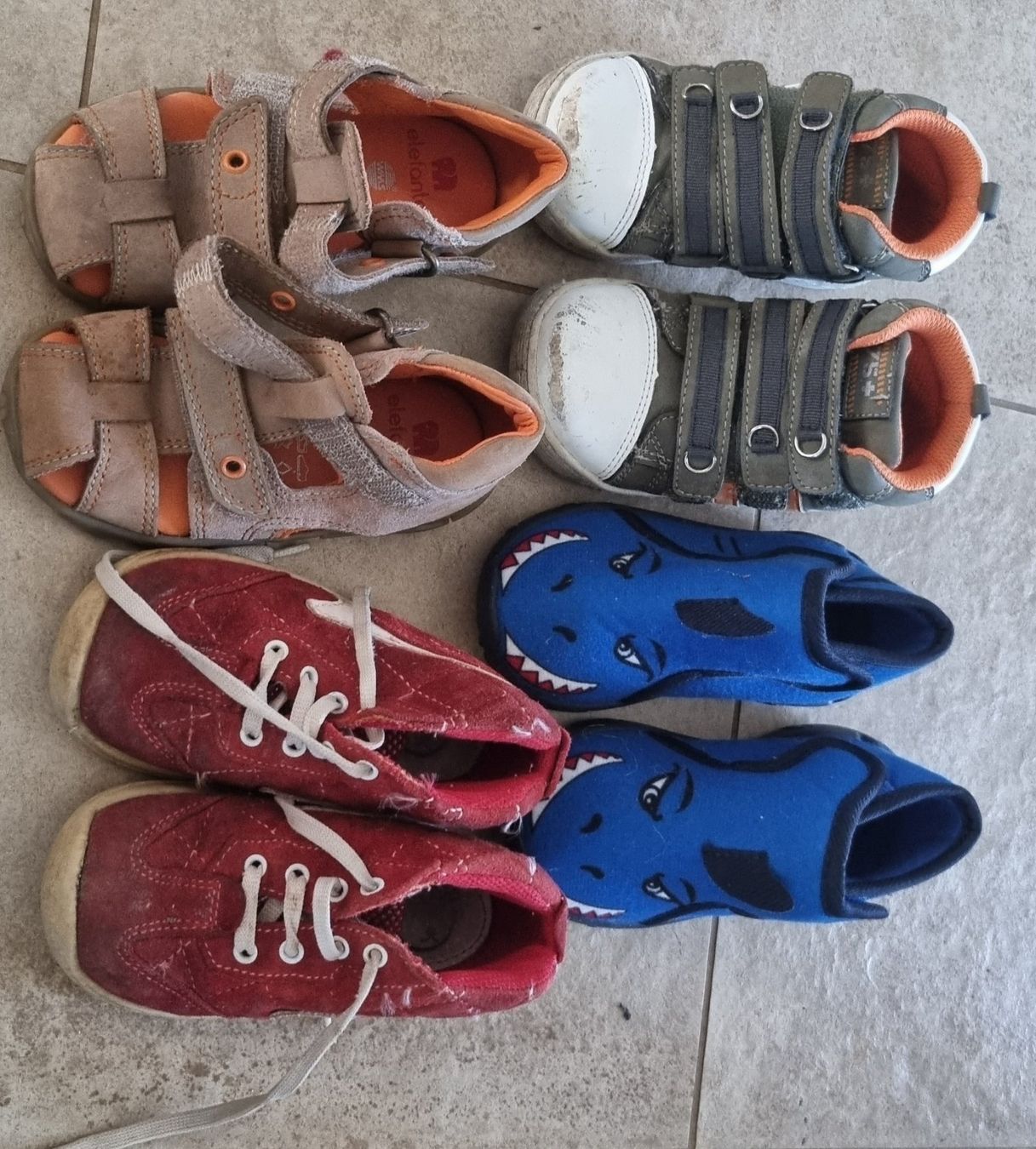 Schuhe für Jungen: Schuhpaket gr.23 – Gebraucht aus Grossdietwil von GNOM313