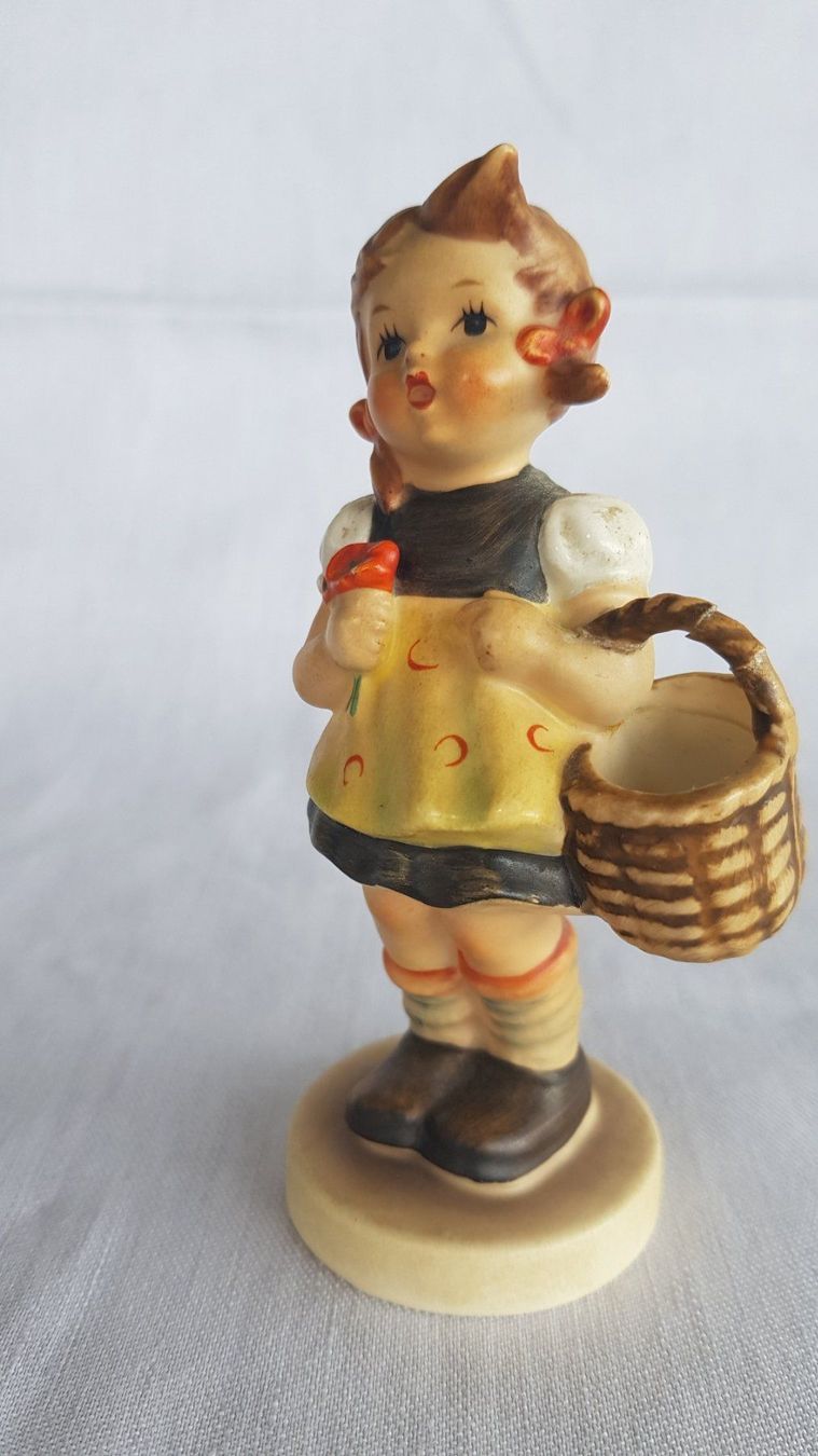 Hummel Figuren: Original Hummelfigur 1963 Sammlerstück – Gebraucht aus Horw von Kunstreich7 4