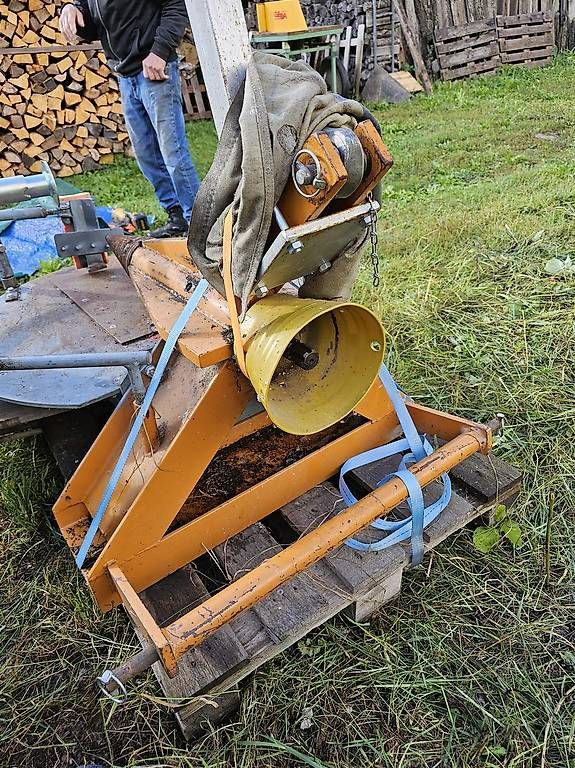 Tutte le macchine: Holzspalter Spirale für Traktor – Usato da Zernez venduto da Cmetaller 1