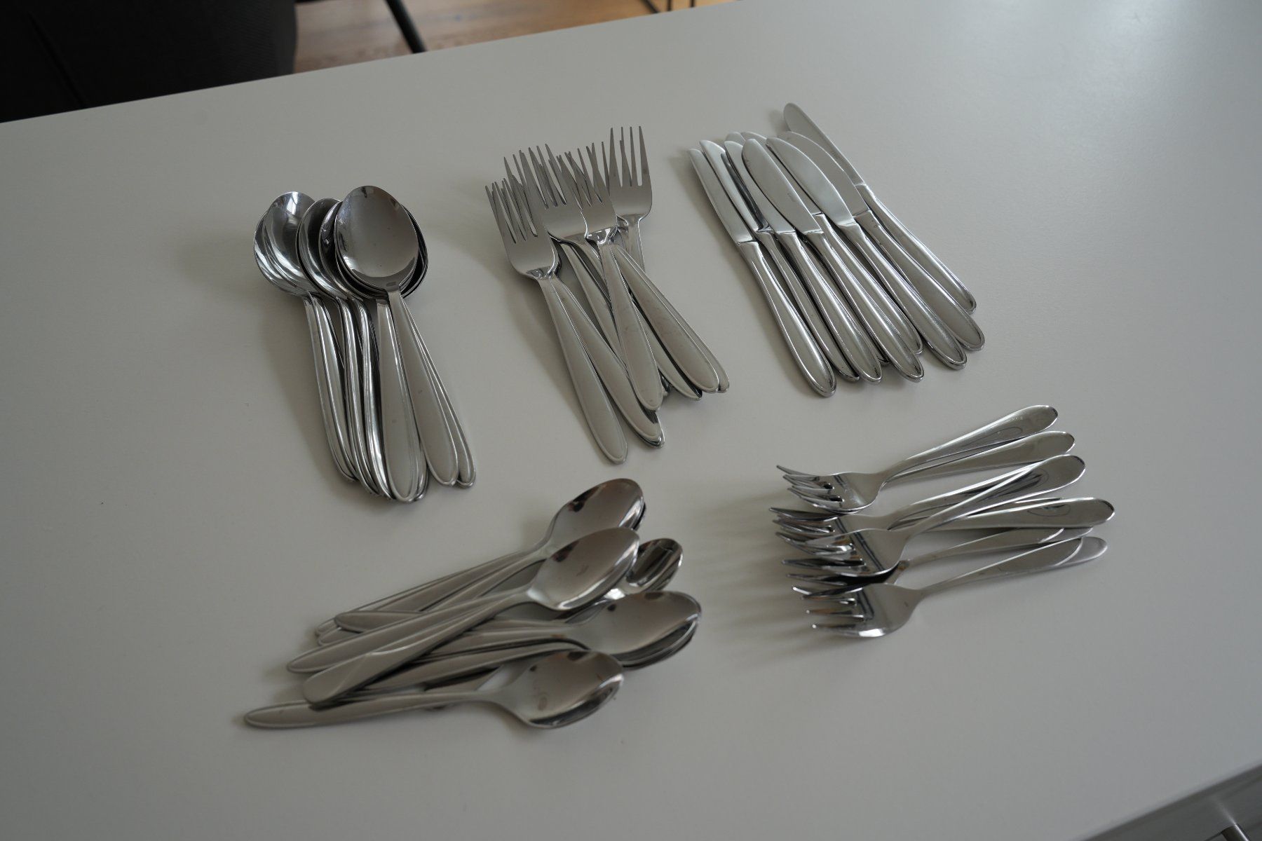 Set di posate: Besteck-Set - 47-Teilig – Usato da Rickenbach b. Wil venduto da mfrei103