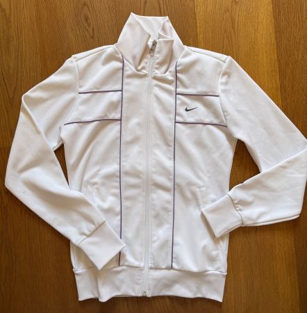 Nike Jacke Violette Details