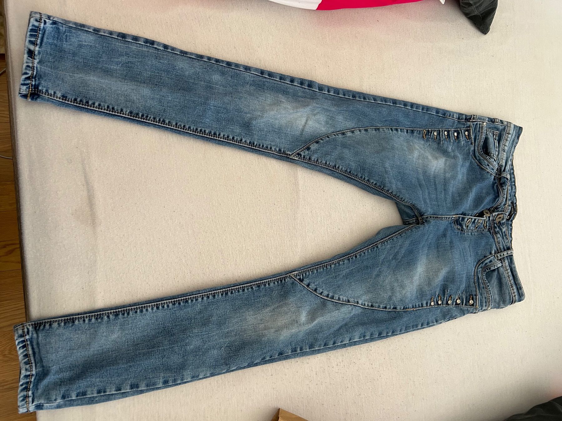 Jeans: Jeans M – Usato da Reconvilier venduto da Panda90
