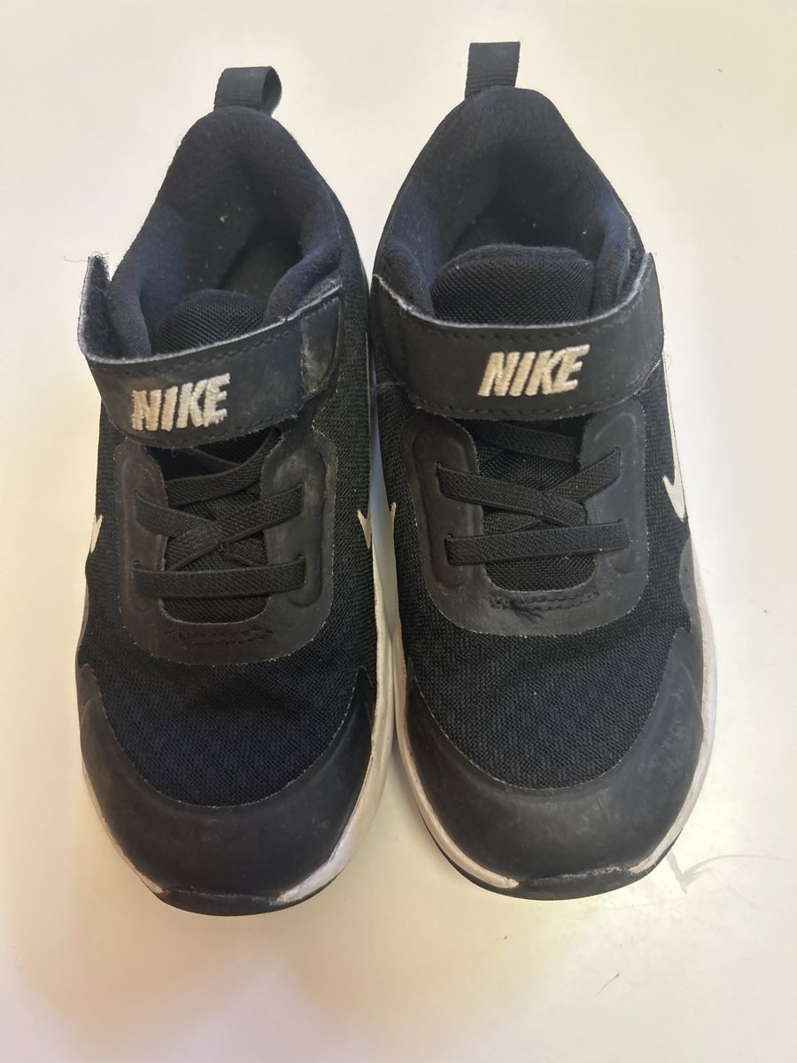 Nike Scarpe per ragazzi: Wenig getragene Nike Turnschuhe Grösse 27 – Usato da Zürich venduto da mir_t9py
