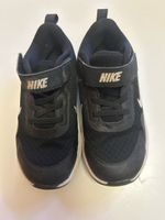 Wenig getragene Nike Turnschuhe Grösse 27